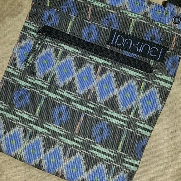 {Dakine} ikat crossbody purse - Picture 2 of 8